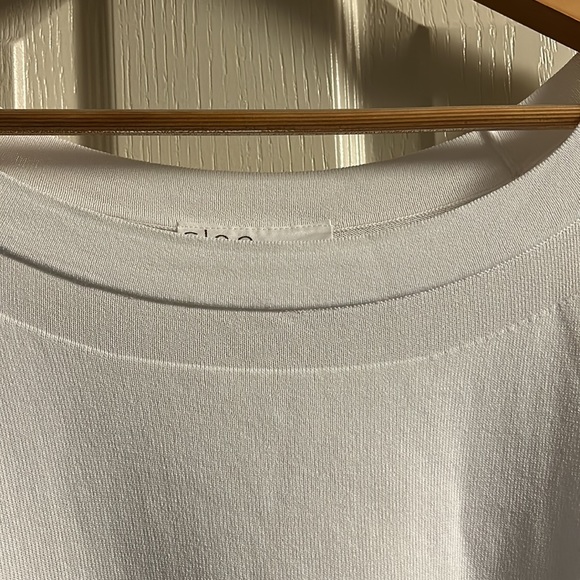 White sweater - Picture 4 of 4